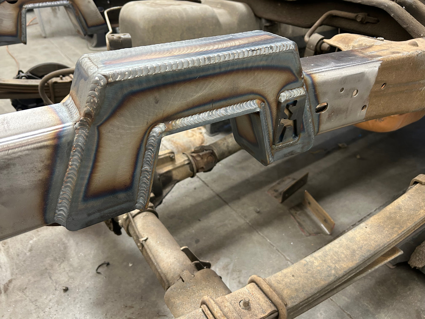 1988-1998 CHEVY GMC OBS UNDERBED NOTCH